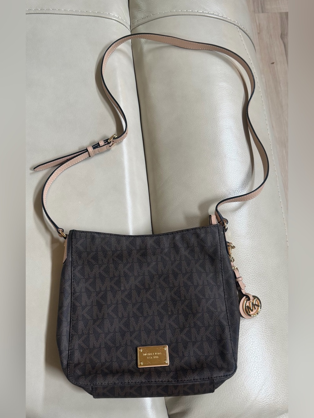 Michael Kors Jet Set travel messenger crossbody (Brown/Gold)